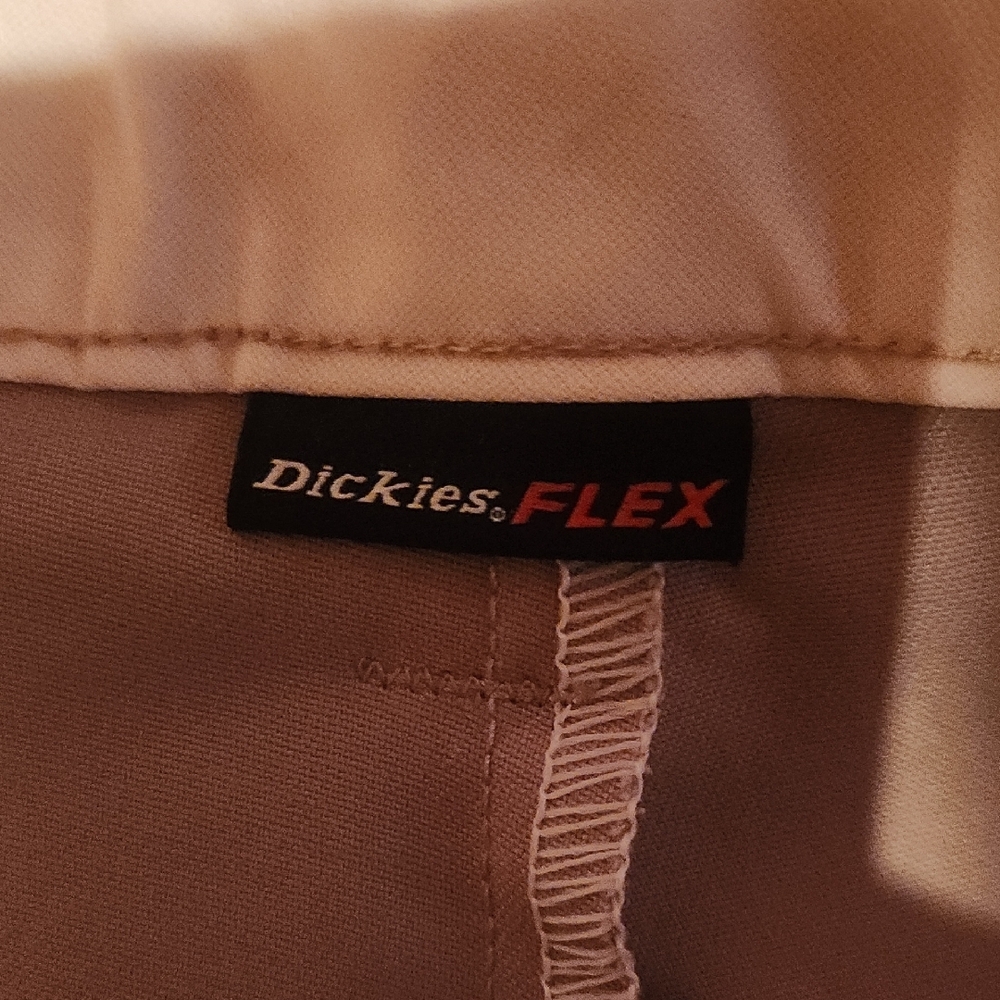 Dickies Men's Beige Cargo Shorts - Picture 6 of 7